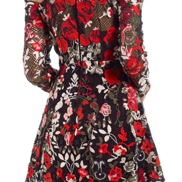 Beautiful all thick lace Thurley dress - Picture 6 of 8